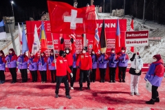 Szwajcarscy skoczkowie podczas ceremonii inauguracji sezonu 2021/2022 (fot. Alexey Kabelitskiy / LOC World Cup stage in Nizhny Tagil)