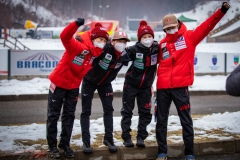 Japońska drużyna, od lewej: Takanashi, Sato, Maruyama, Kobayashi (fot. Daniel Maximilian Milata / Maxim's Sports)