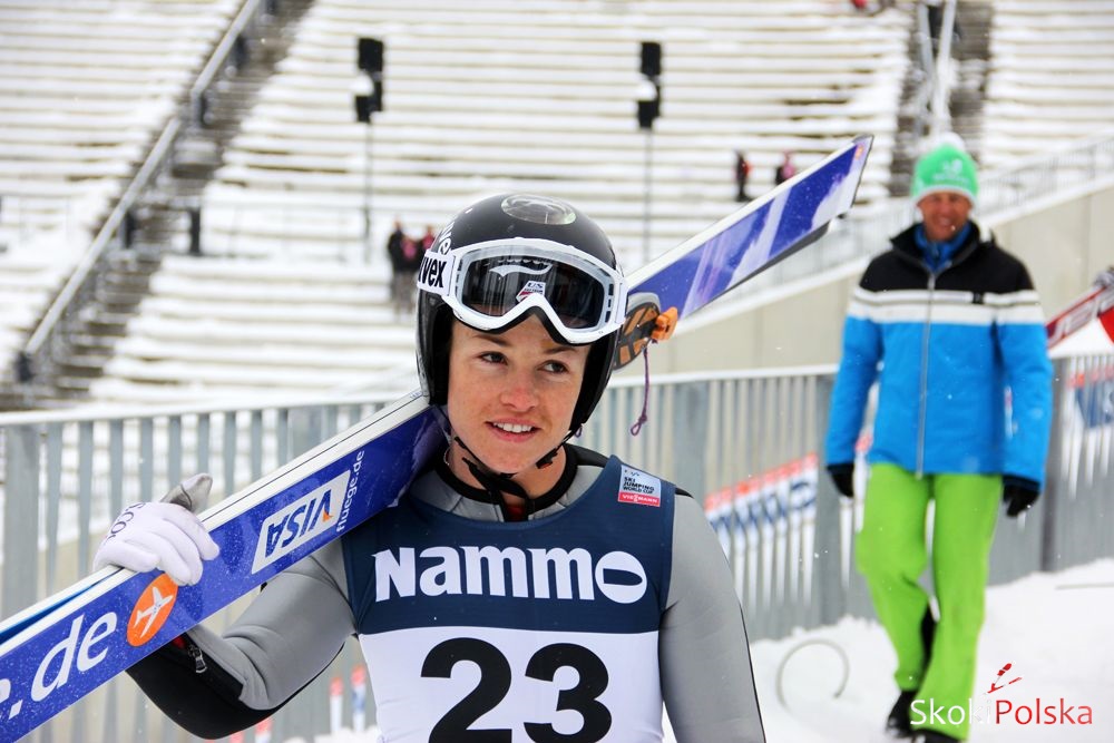 Read more about the article Żeńska kadra skoków narciarskich USA na sezon 2014/2015