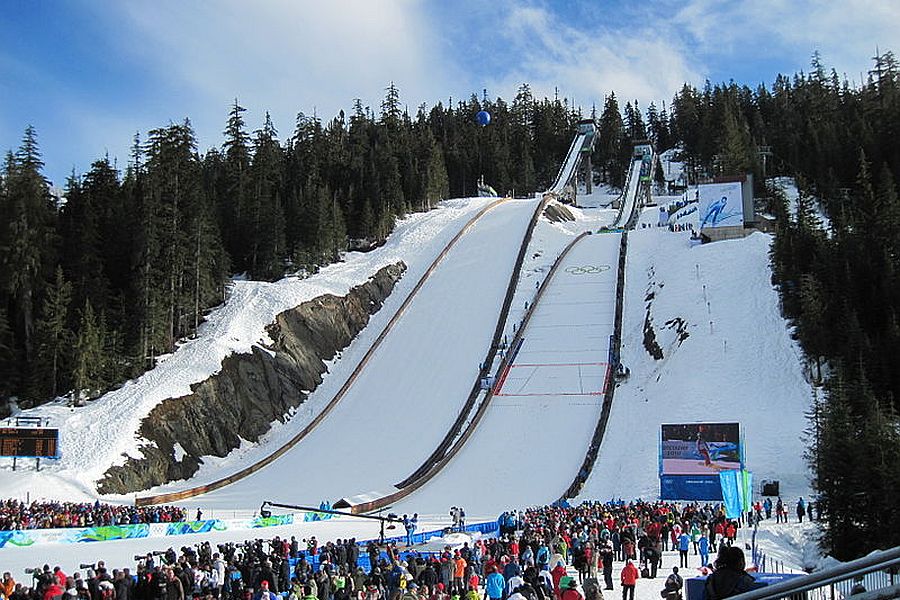 Read more about the article FIS Cup Whistler: Śnieg uniemożliwił piątkowe skoki, dziś pierwszy konkurs