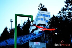 Read more about the article PŚ Lillehammer: wiatr przeszkadza w zawodach