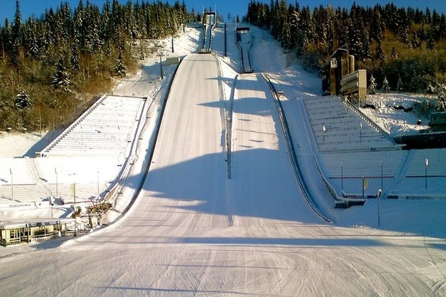 You are currently viewing Skocznie w Lillehammer gotowe na Puchar Świata (WIDEO)