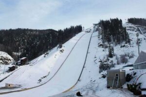 Read more about the article MŚ w lotach 2022 w Vikersund? Norwegowie: „To formalność”