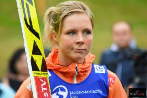 Read more about the article Problemy z kolanem u Maren Lundby. Czy zmiany pomogą Norweżce pozostać na szczycie?