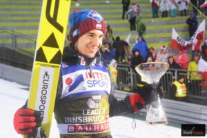 Read more about the article TCS Innsbruck: Kamil Stoch wygrywa na Bergisel i zostaje liderem Turnieju, Kubacki na podium!