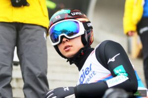 Read more about the article PŚ Klingenthal: R. Kobayashi zdominował treningi, przeciętne skoki Polaków i uraz Tande