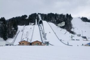 Read more about the article Zawody Turnieju Czterech Skoczni w Garmisch-Partenkirchen bez kibiców!