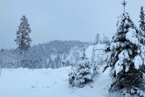 Read more about the article Zima zawitała do Finlandii. Skocznie w Ruce i Rovaniemi już pokryte śniegiem [WIDEO]