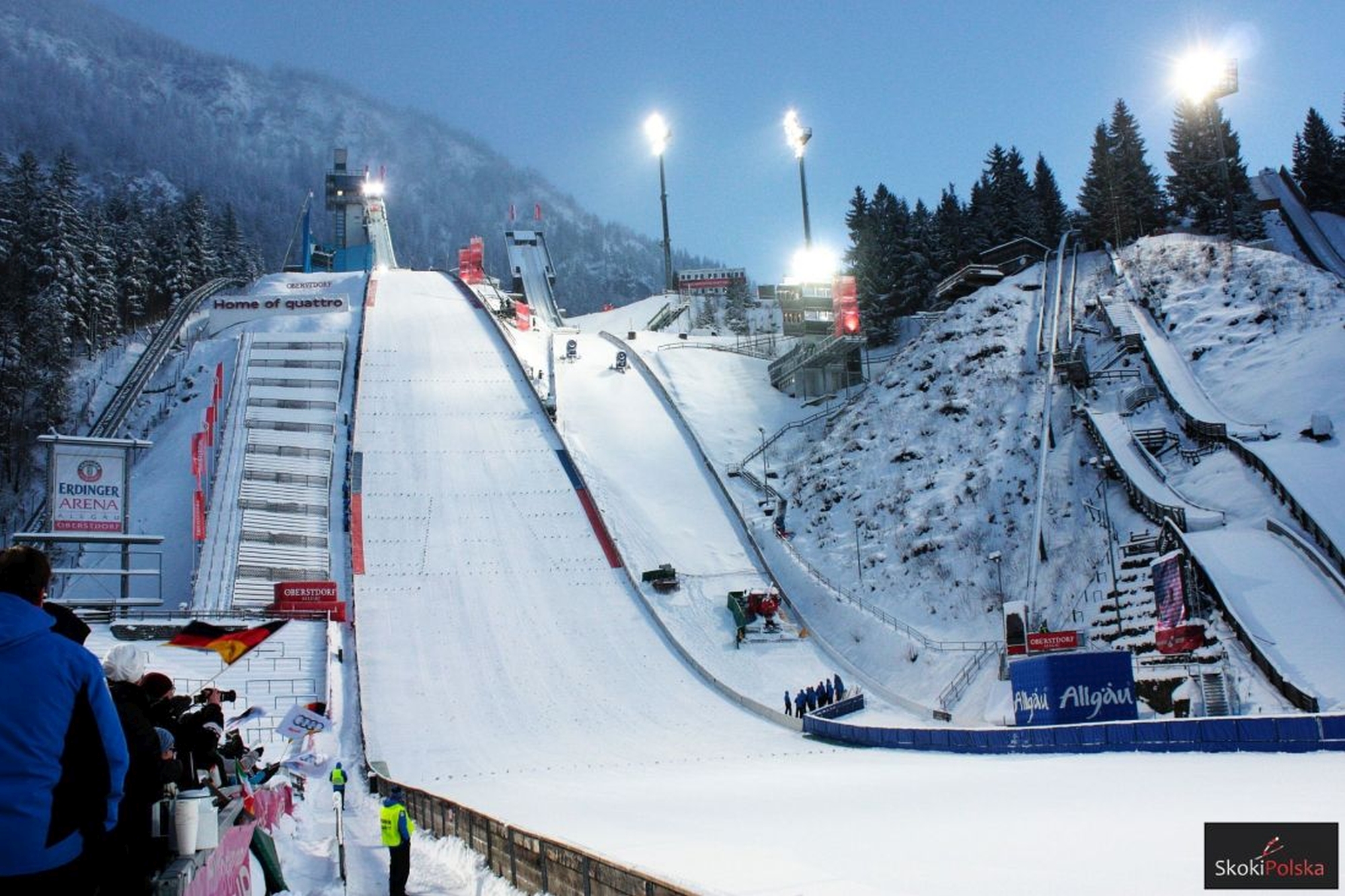 You are currently viewing Turniej Czterech Skoczni i Mistrzostwa Świata w Oberstdorfie z udziałem kibiców