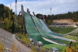 Read more about the article FIS Cup Lahti: Tylko 27 skoczków powalczy na Salpausselce. Są Polacy (program, składy kadr)