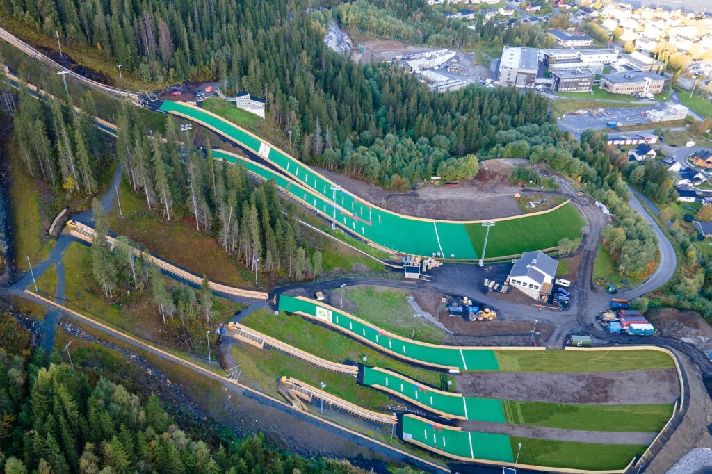Read more about the article Nowy kompleks skoczni w Norwegii otwarty. W Mo i Rana pojawili się kadrowicze Stöckla