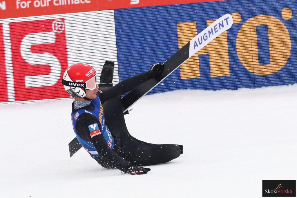 Read more about the article Manuel Fettner kończył skok na jednej narcie! Austriak powtórzył niesamowity wyczyn