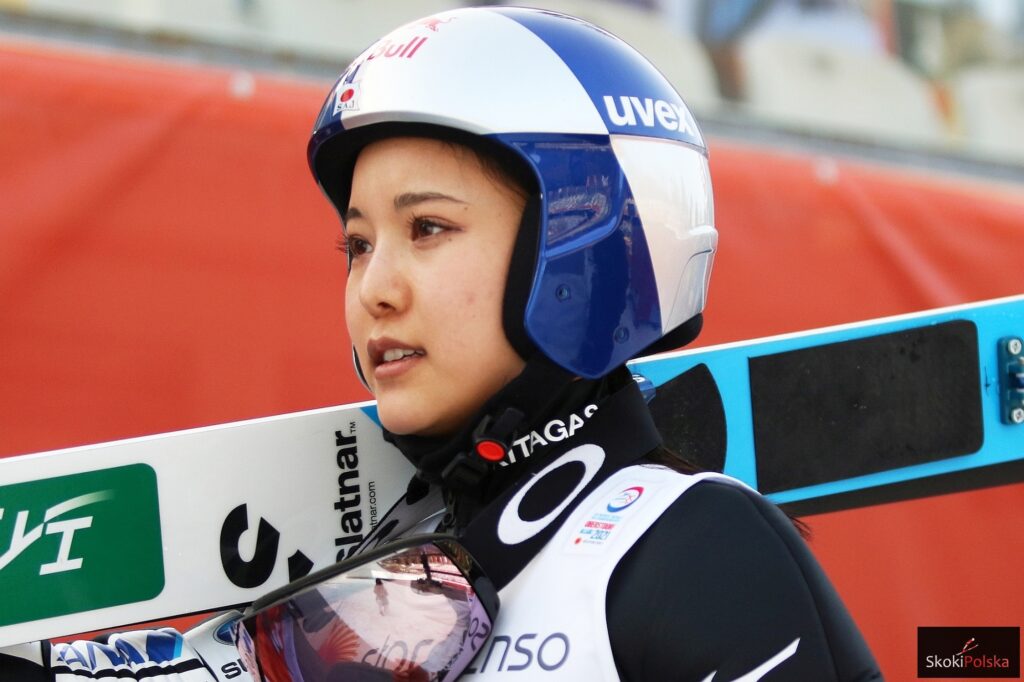 Read more about the article Sara Takanashi poważnie rozważała zakończenie kariery. „Mam w pamięci dyskwalifikację z igrzysk”