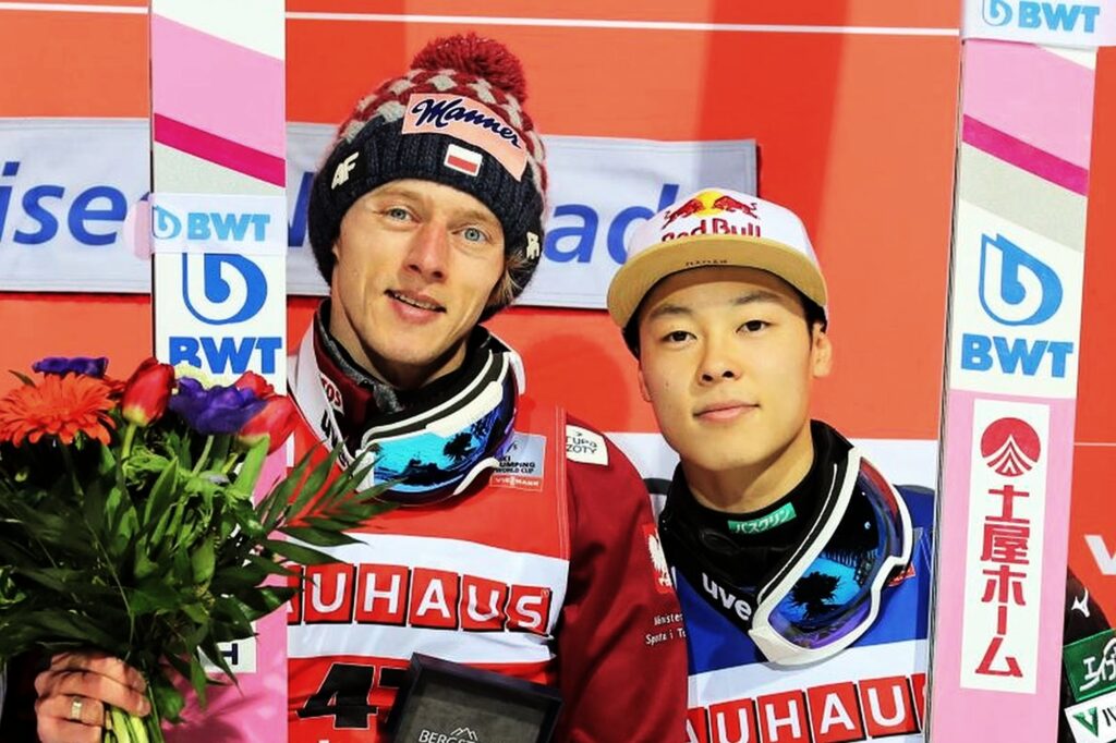 Read more about the article PŚ Sapporo: Ryoyu Kobayashi wygrywa piątkowy konkurs, Dawid Kubacki drugi!