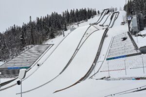 Read more about the article RAW AIR: Konkursowa okazja do rewanżu w Lillehammer. Czy Stoch znowu zaczaruje stylem? [LIVE]