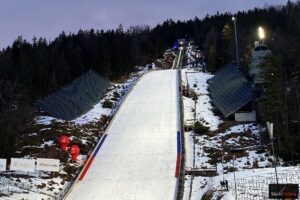 Read more about the article FIS Cup Zakopane: 46 skoczków na starcie finałowych zmagań. Czy wiatr pozwoli na skoki?