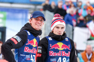 Daniel-André Tande i Marius Lindvik (fot. Joanna Malinowska / Sport w Obiektywie)
