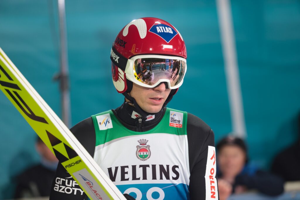 Read more about the article Kamil Stoch po udanym występie w Innsbrucku: „Nie powiedziałbym, żeby drugi skok był najlepszy w sezonie”