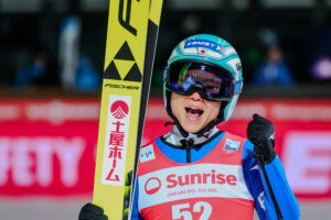Read more about the article PŚ Pań Sapporo: Yuki Ito triumfuje przed własną publicznością. Powrót Kathariny Schmid na podium